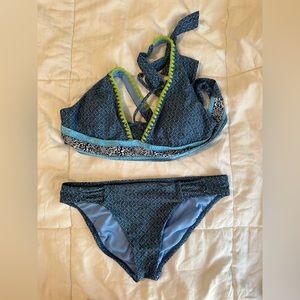 Salt life bikini with 2 tops